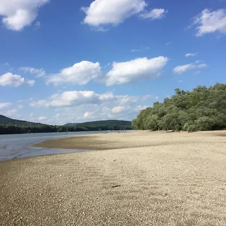 Dunai Panorama Kishaz בית נופש